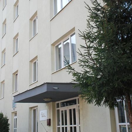 Hotel Merkur Меркуря-Чук Экстерьер фото