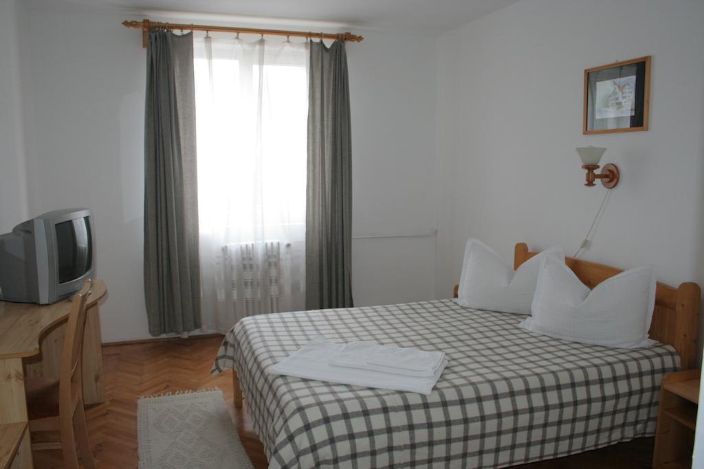 Hotel Merkur Меркуря-Чук Номер фото