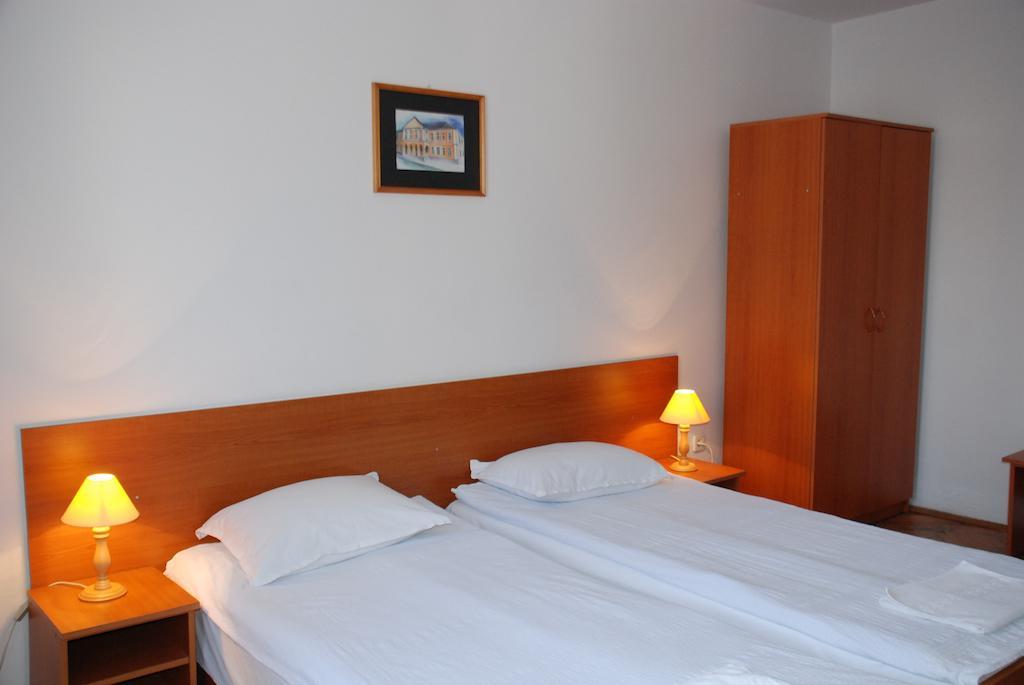 Hotel Merkur Меркуря-Чук Номер фото
