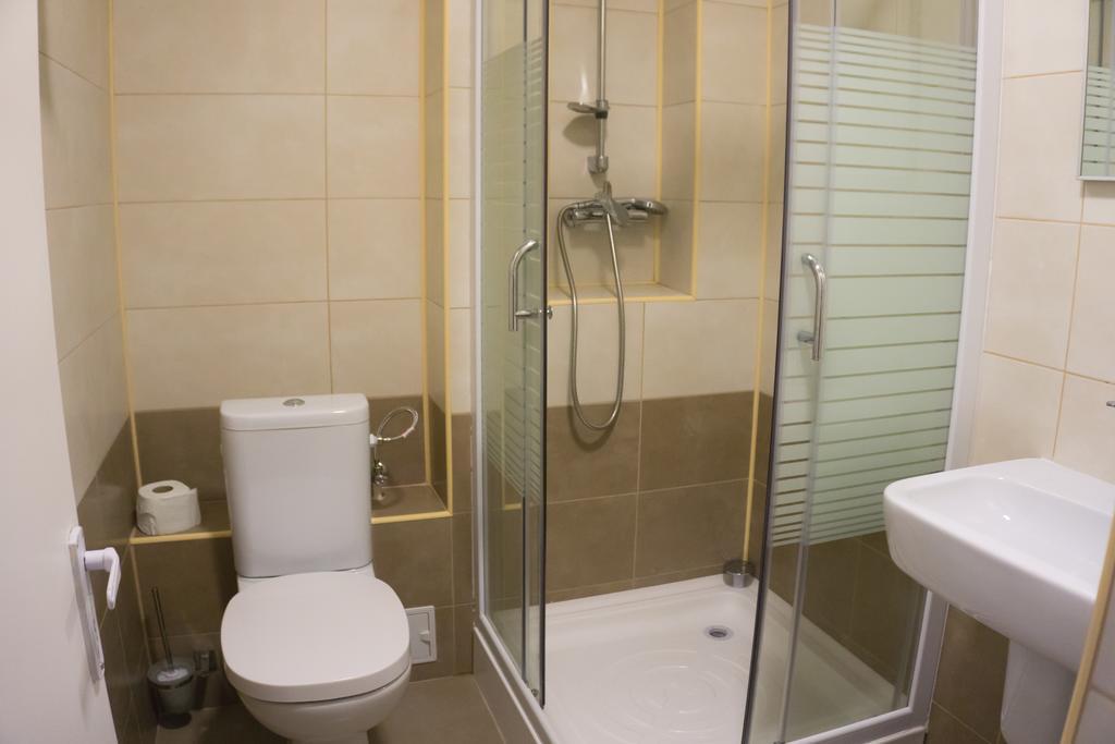 Hotel Merkur Меркуря-Чук Экстерьер фото